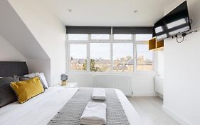 Cozy Rooms With Shared Kitchen And Laundry Area